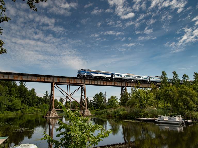 Train Pont Eastman juillet 2018-55